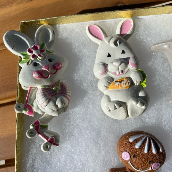 Collection of 5 1970s vintage pins - Picture 5 of 10